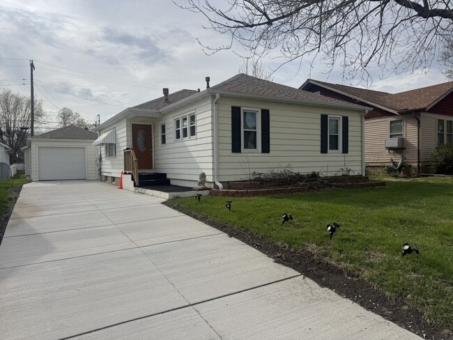 Building Photo - 1605 Prospect Ave