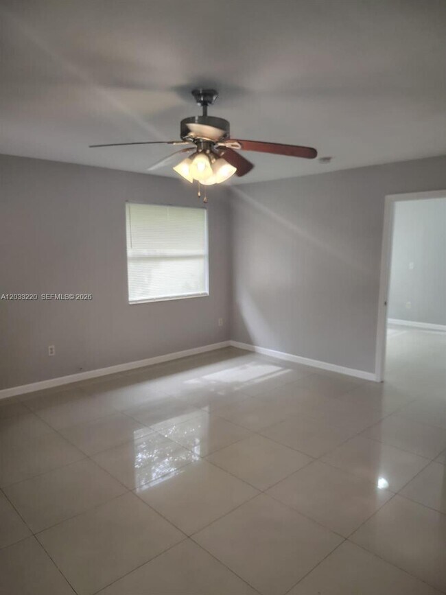 Photo - 944 NW 51st St