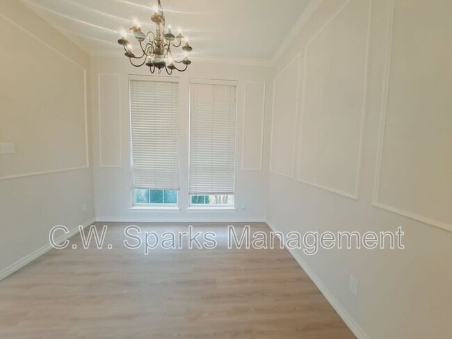 Photo - 902 Sunpoint Cir