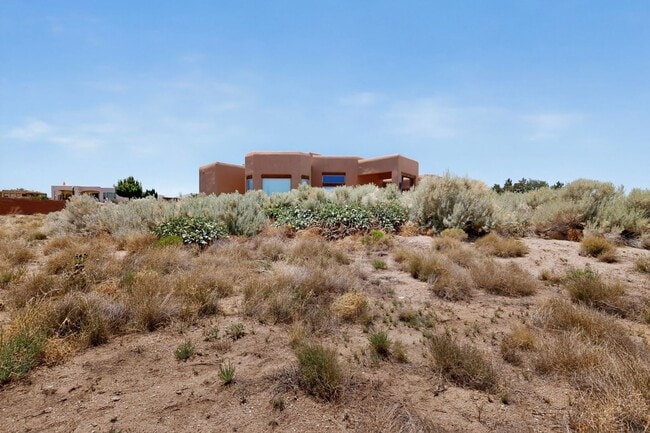 Photo - Luxuary Home in N. Alb Acres 2200/sf 3/bd 2/ba 2/cg