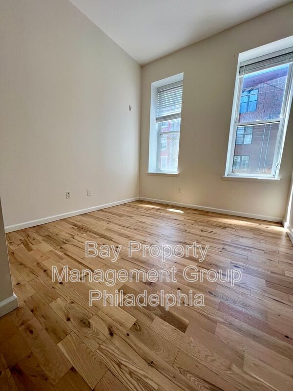 Photo - 2131 Master St Unit 3