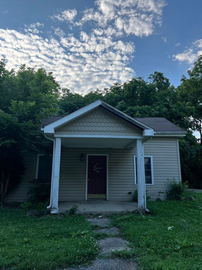 Building Photo - Welcome to this newly remodeled, single-fa... Rental