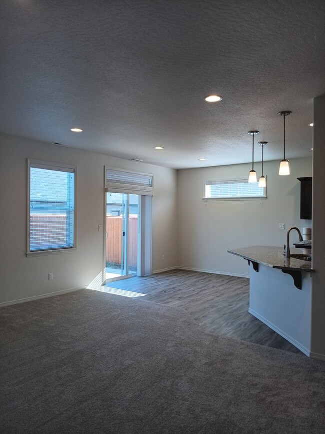 Photo - New House Never Been Lived In Is Waiting F...