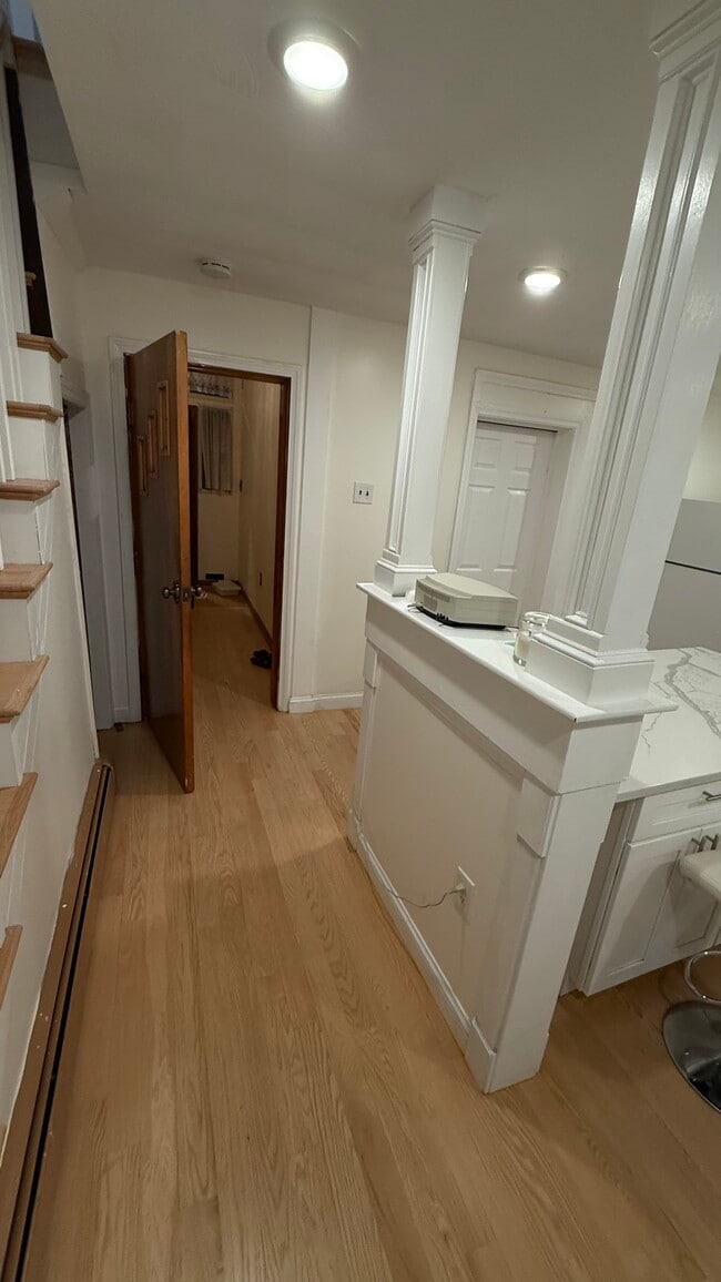 Photo - 37 Oak St Unit 1 room