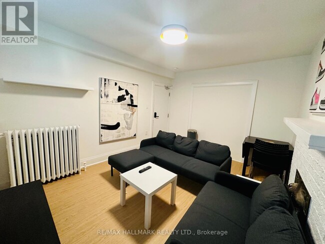 Photo - 597 St Clair Ave W Unit 8