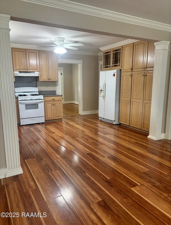 Photo - 121 Oak Crest Dr