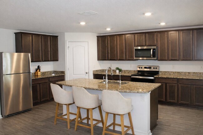 Photo - 72 Brewster Ln