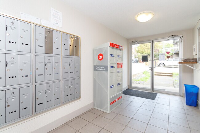 Photo - Alderwood Place Apartments