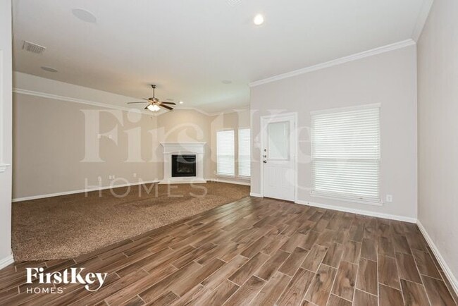 Photo - 3213 Charing Cross Rd