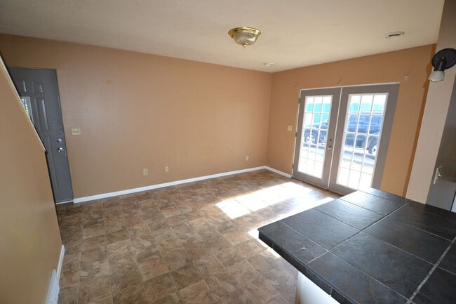 Photo - 1115 N Duluth Ave Unit 2