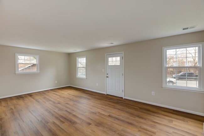 Photo - 9202 Douglas St