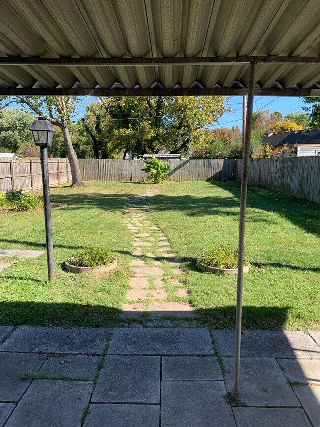 Photo - 2 Bedroom/1 bath Brick Duplex  Kingsport, TN