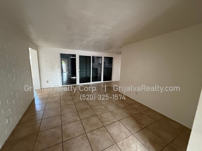 Photo - 3325 S Elson Ave