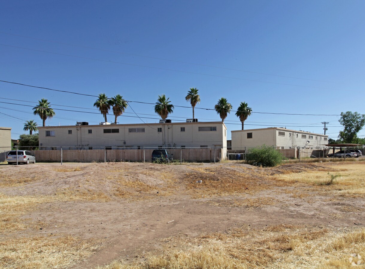 Photo - 1747-1755 E Elton Ave