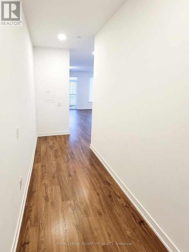 Photo - 5105 Hurontario St Unit 638