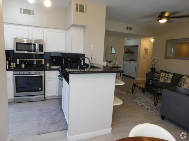 Building Photo - GORGEOUS FULLY FURNISHED 2 BEDROOM Unit 1170 Rental