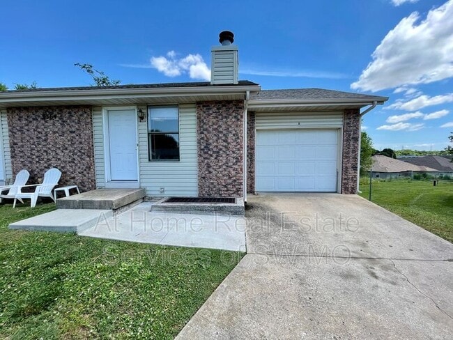 Building Photo - 3364 S Moreland Ct