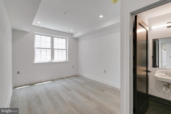 Photo - 3045 Richmond St Unidad 504