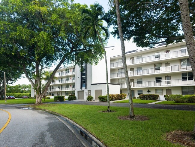 Building Photo - 24 Abbey Ln Unit 301
