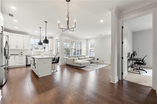 Photo - 6890 Peachtree Dunwoody Rd NE Unit 301