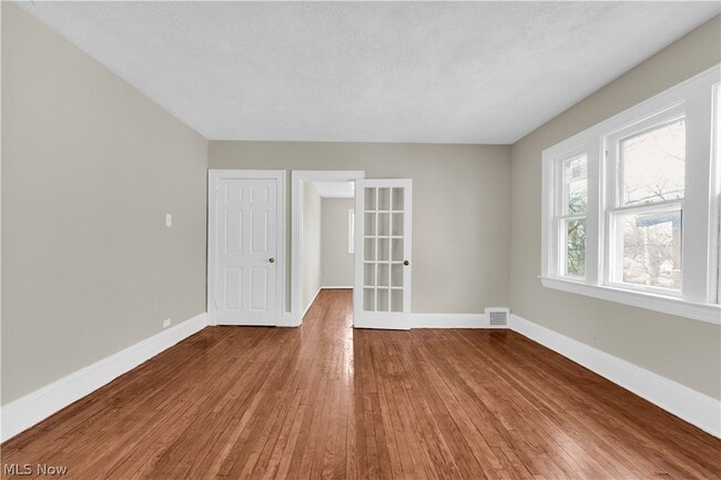 Photo - 3519 W 100th St Unidad 2