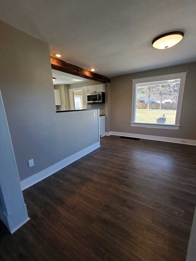 Dining room - 213 Main St