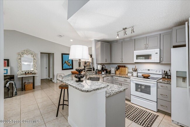 Photo - 7667 N Wickham Rd Unidad 118