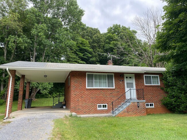 3 Br 2 Ba Brick Ranch - 3 Br 2 Ba Brick Ranch House