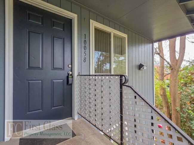 Photo - 10058 SW Garrett St