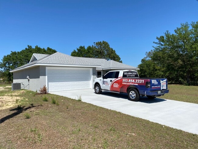 Photo - Desirable SW Ocala Neighborhood 3/2/2 **WON"T LAST**