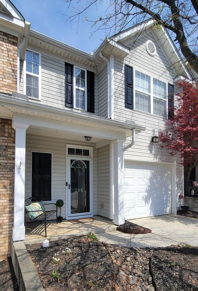 Building Photo - 2 Bed, 2 Bath Townhome in Mauldin is Available