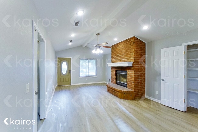 Photo - 3807 S Williams St