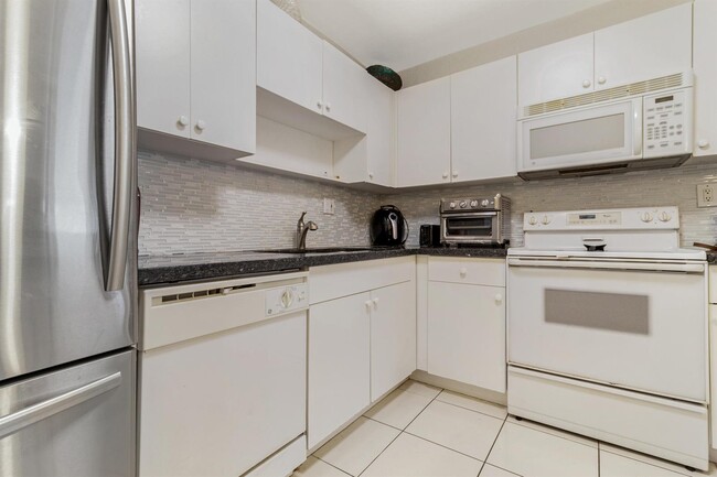 Photo - 760 SE 2nd Ave Unit H106