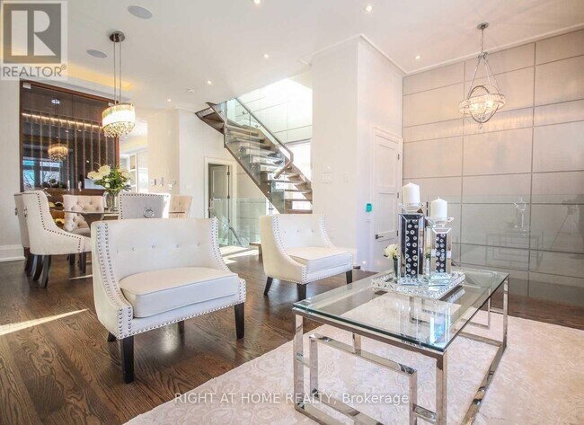 Photo - 289 Connaught Ave