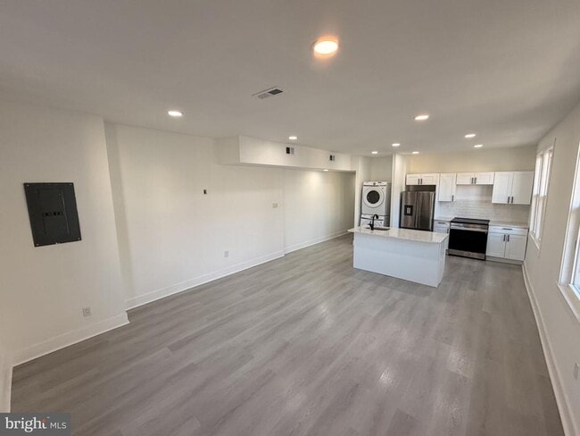 Photo - 1621 N 33rd St Unit 3