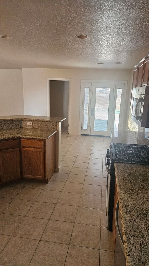 Photo - 4 Bedroom 2 bath Large home available Now!