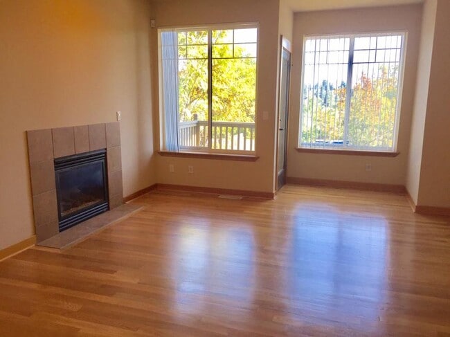Photo - 3 bedroom in Seattle WA 98115 Unit B