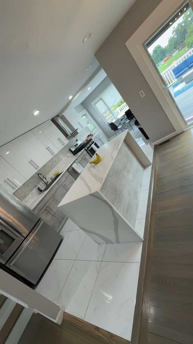 Building Photo - 17 Roslyn Dr Rental