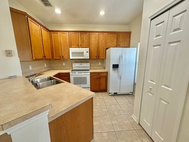 Photo - Orlando - 3 Bedroom, 2.5 Bathroom - $1,845.00