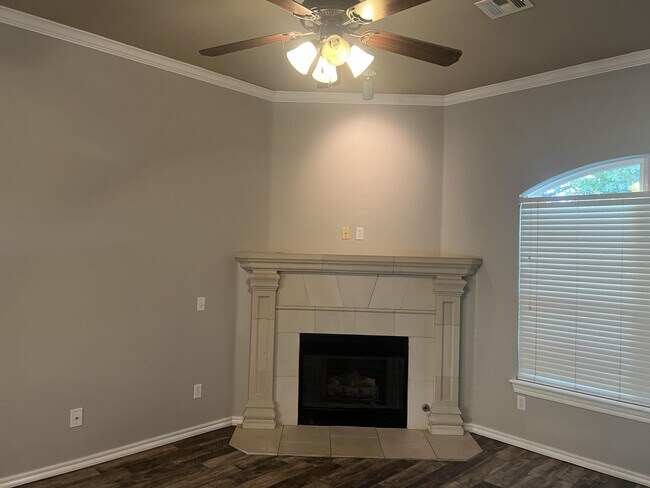 Photo - 901 Greenfield Ave