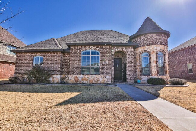 Photo - Preston Manor Home with Soaring Ceilings, Private Suite & Resort, Style Amenities