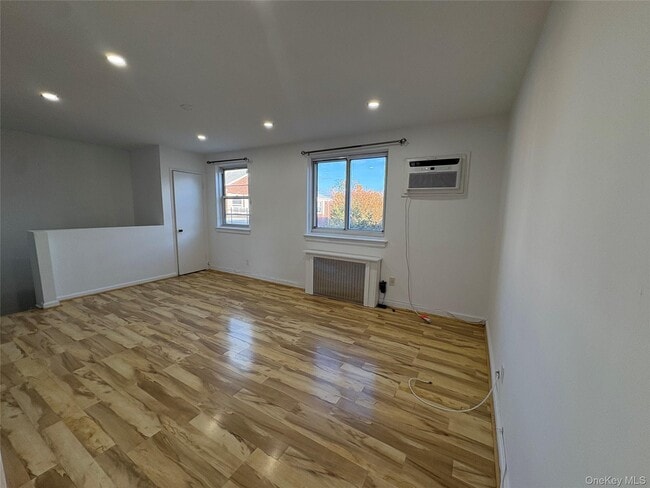 Photo - 245-39 76th Ave Unidad 2nd Floor