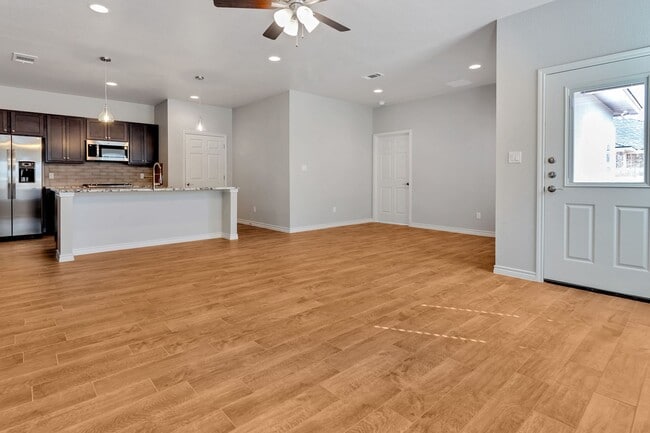 Photo - 643 County Rd 306