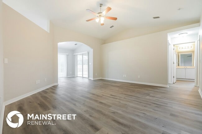 Photo - 2938 Parrot St