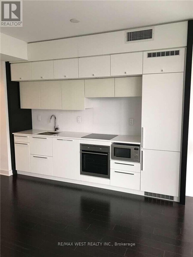 Photo - 15 Grenville St Unit 1106