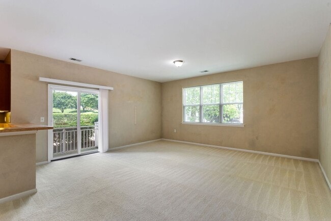 Photo - 5329 Warminster Dr