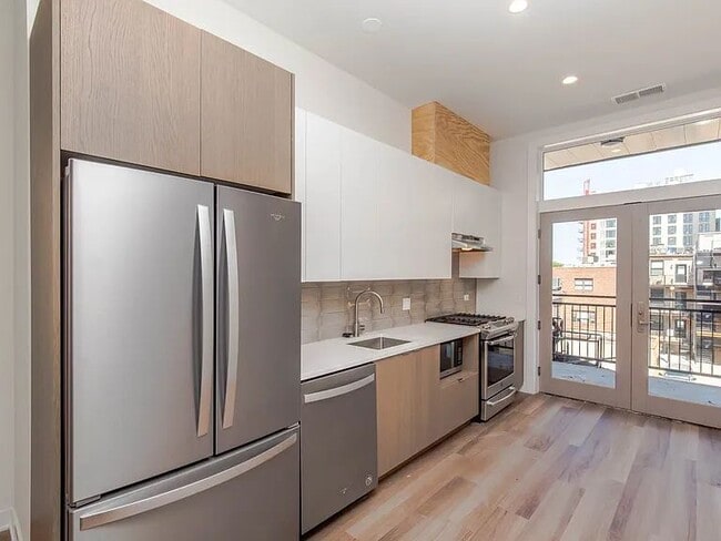 Photo - 1553 N Wells St