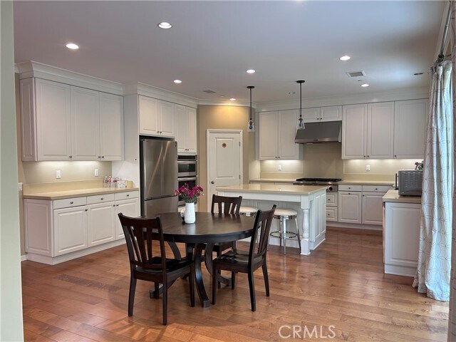 Photo - 63 Elmdale