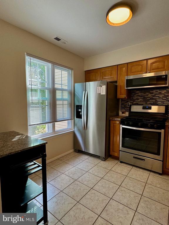 Photo - 206 Boothby Ct