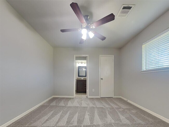 Photo - 2319 Shadbury Ct